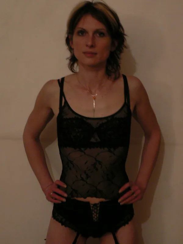 Elena, 32 ans, rencontre échangiste à Bastia