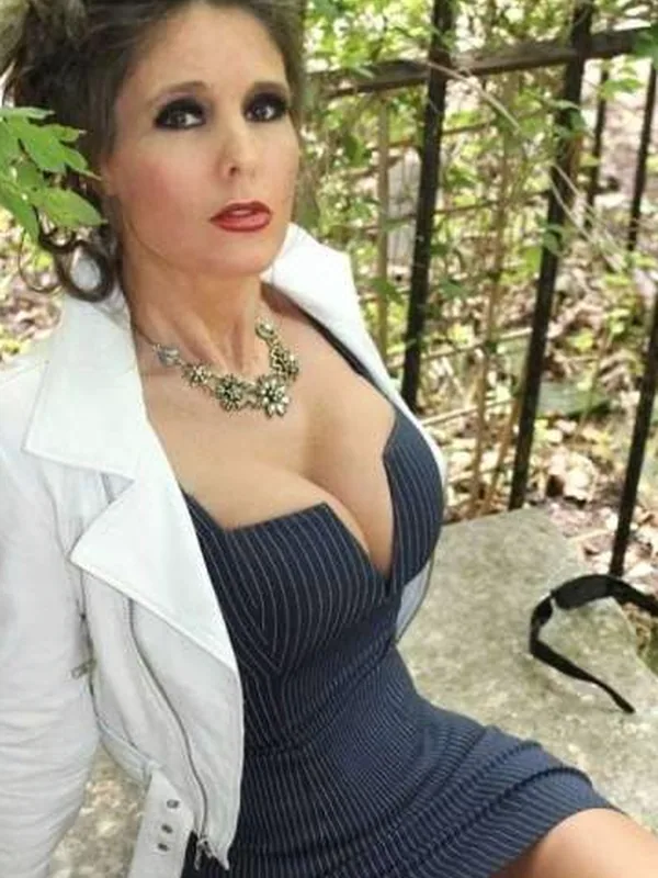 Annie, 57 ans, rencontre échangiste à Rouen