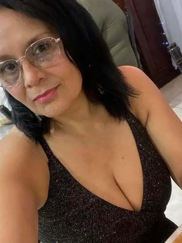 Carole, 48 ans, rencontre échangiste à Toulouse